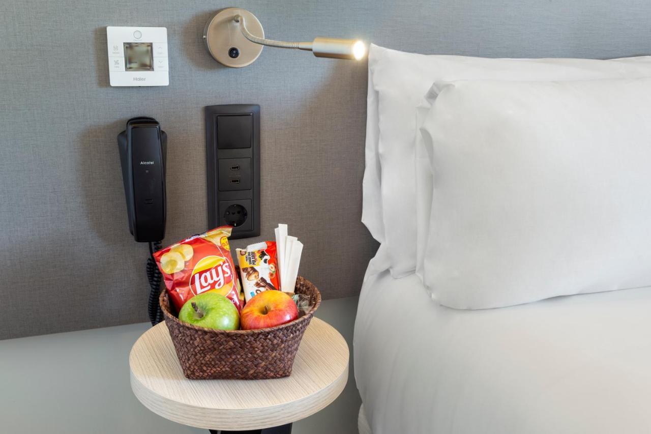 B&B Hotel Madrid Aeropuerto T1 T2 T3 ภายนอก รูปภาพ