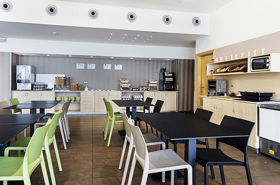 B&B Hotel Madrid Aeropuerto T1 T2 T3 ภายนอก รูปภาพ