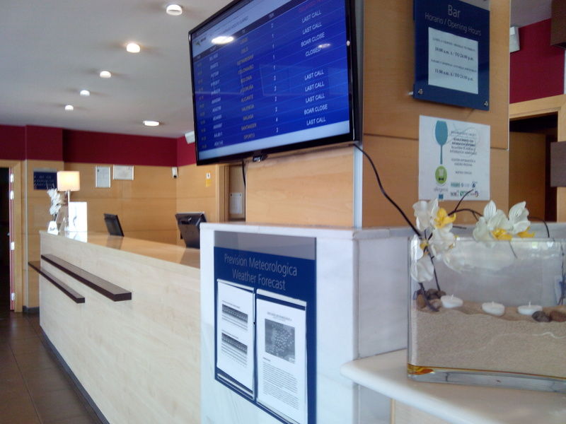 B&B Hotel Madrid Aeropuerto T1 T2 T3 ภายนอก รูปภาพ
