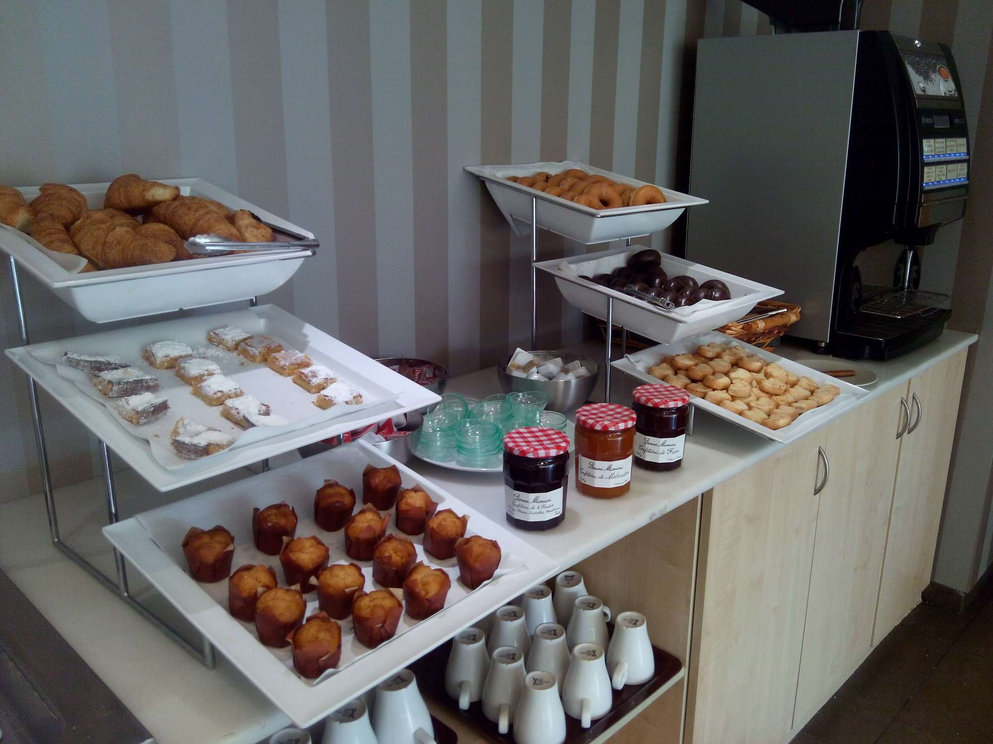 B&B Hotel Madrid Aeropuerto T1 T2 T3 ภายนอก รูปภาพ