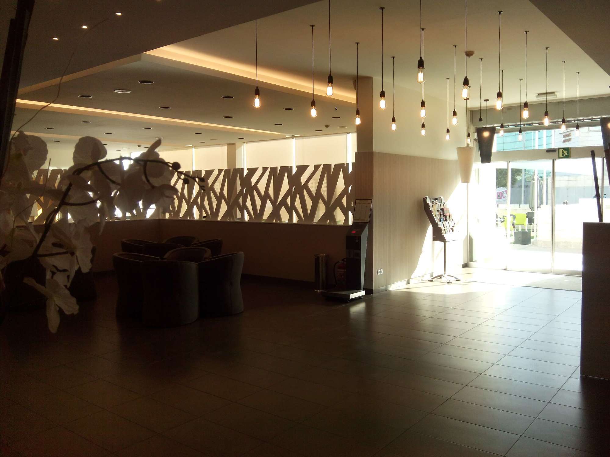 B&B Hotel Madrid Aeropuerto T1 T2 T3 ภายนอก รูปภาพ