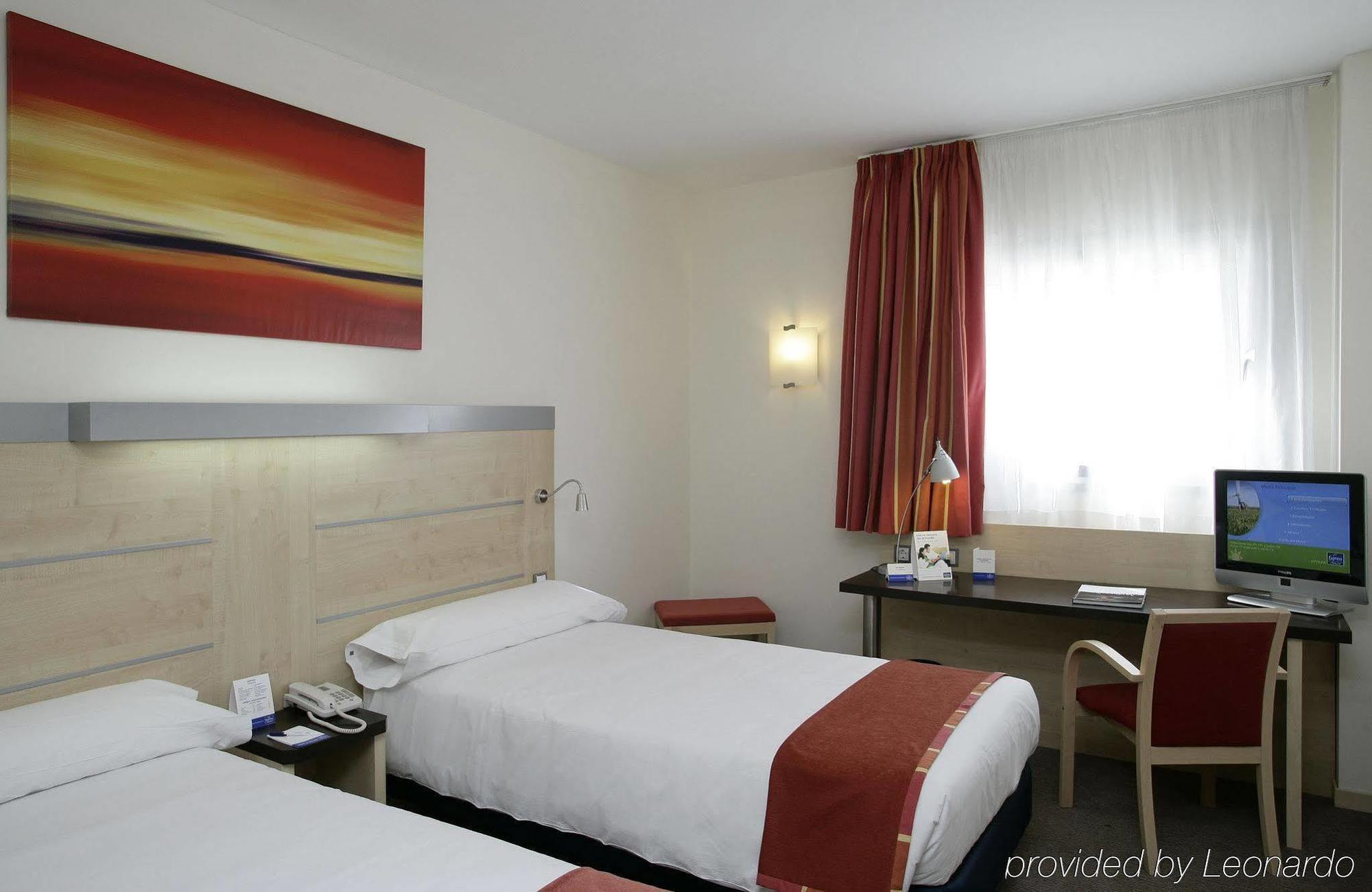B&B Hotel Madrid Aeropuerto T1 T2 T3 ภายนอก รูปภาพ