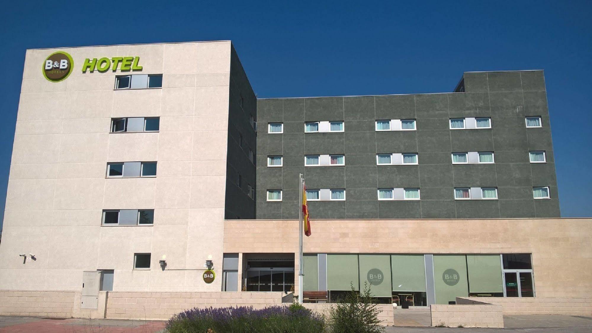 B&B Hotel Madrid Aeropuerto T1 T2 T3 ภายนอก รูปภาพ